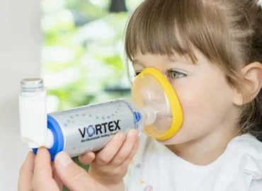 Inhalocámara PARI VORTEX + Nueva Mascarilla Amarilla para Niños - Medical M&B Tienda