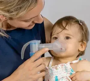 Infecciones respiratorias en recién nacidos y niños pequeños: ¿qué hacer si tienen moqueo o tos? Entrevista con el Dr. Manfred Praun